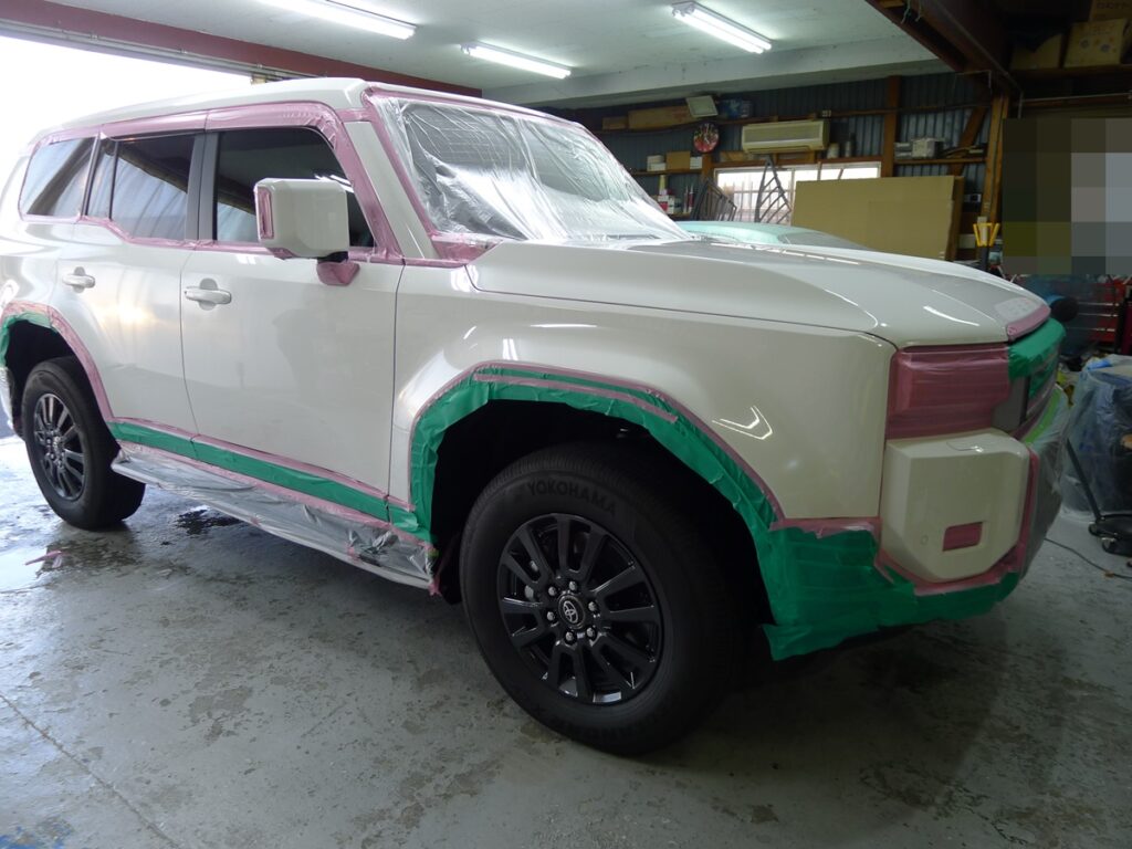 ランドクルーザー250 セラミック上位ボディコーティング　下地児処理前